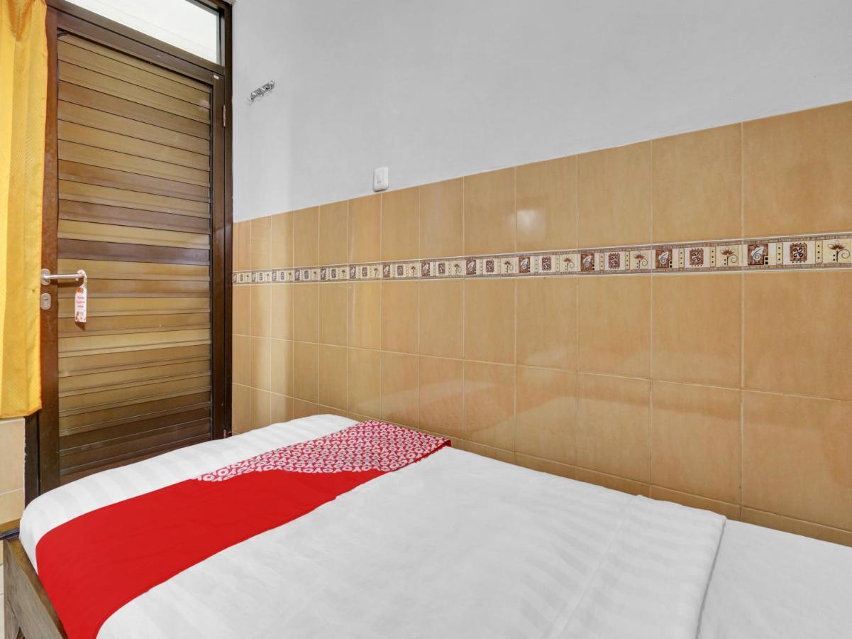 日惹 Oyo 90695 Srikandi Nologaten酒店 外观 照片